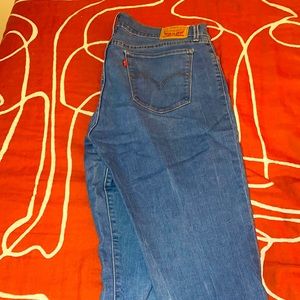 High rise super skinny Levis, gently worn but still feel like new